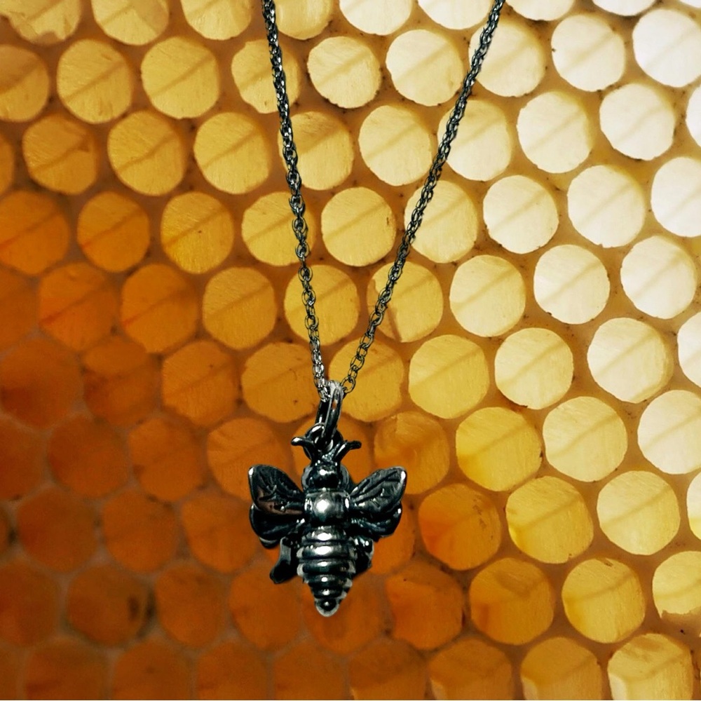 Finely Detailed Sterling Silver Bee Necklace 18”.